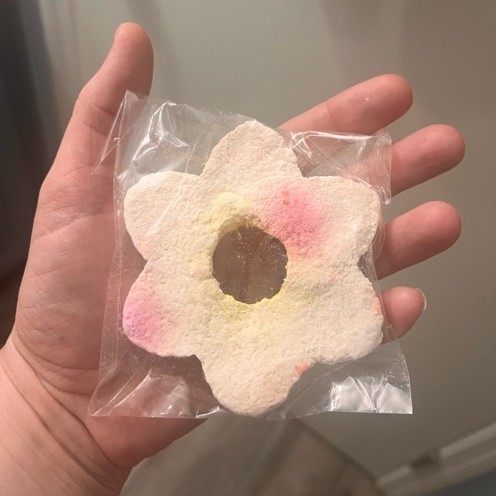 Lush Floral Bath Bomb -